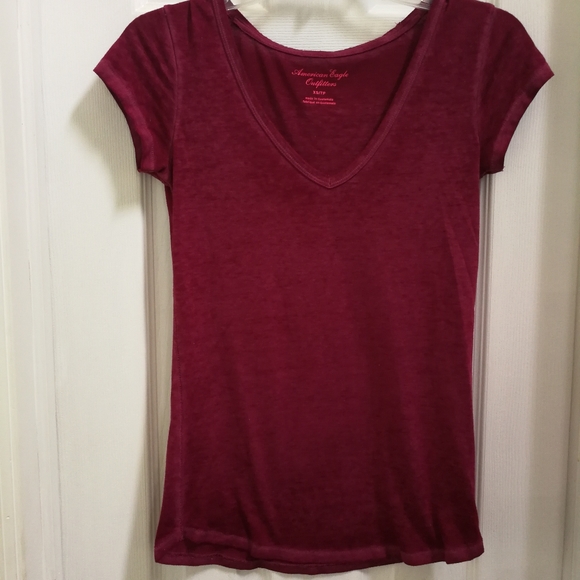 American Eagle Outfitters Tops - American Eagle Maroon Tee